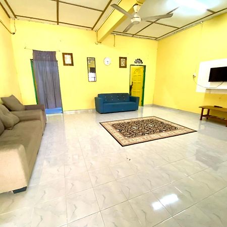 Umi Homestay Batu Buruk Kuala Terengganu Ngoại thất bức ảnh